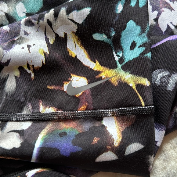 EUC Nike Dri fit full length leggings size XS - Picture 4 of 8